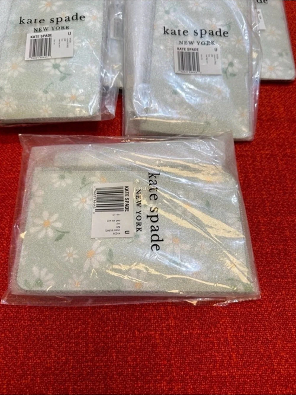 ❤️❤️❤️NWT Kate spade Tripper Daisy Medium L-Zip Wristlet❤️❤️❤️